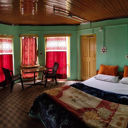 New Relax Inn, Pahalgam, 2 Km From Lidder Valley ภายนอก รูปภาพ