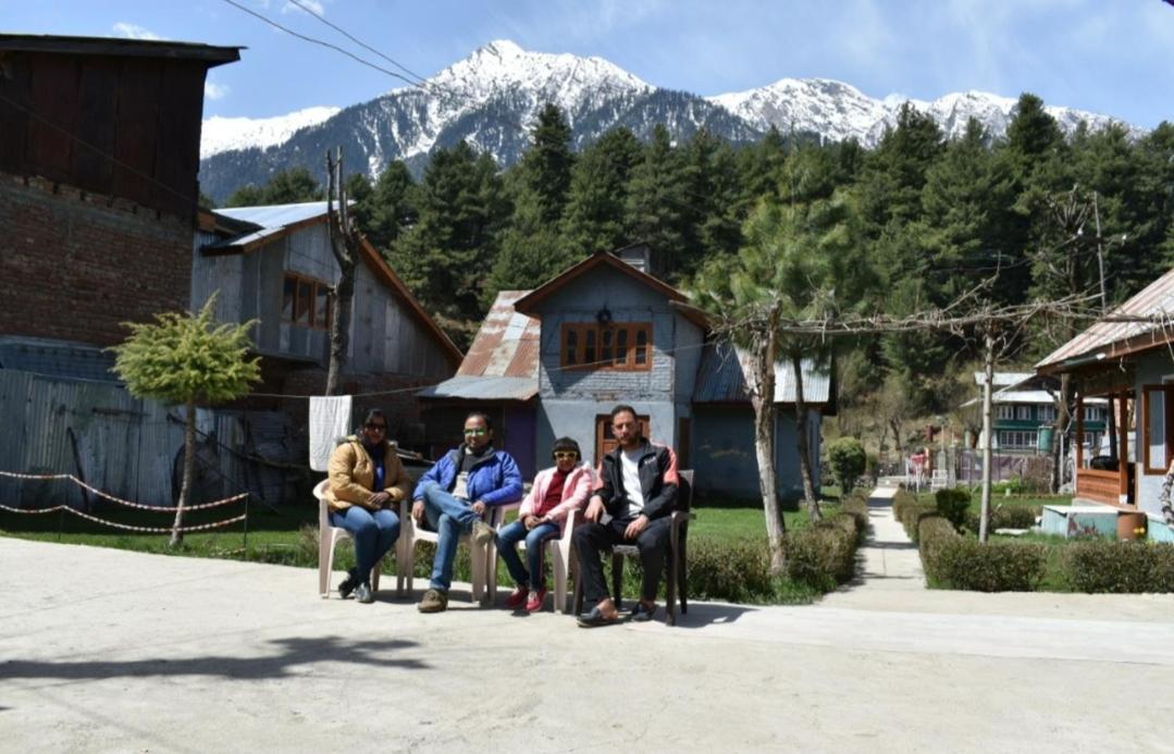 New Relax Inn, Pahalgam, 2 Km From Lidder Valley ภายนอก รูปภาพ