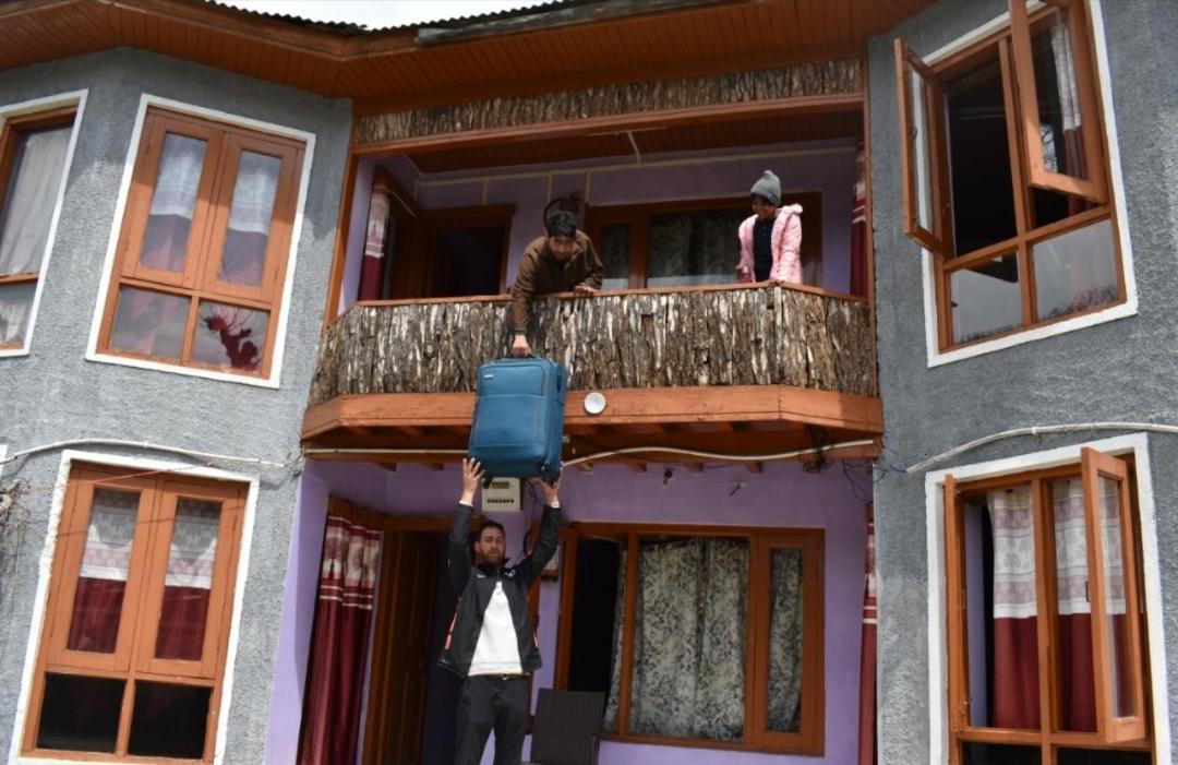 New Relax Inn, Pahalgam, 2 Km From Lidder Valley ภายนอก รูปภาพ