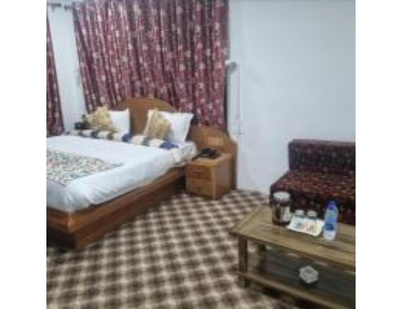 New Relax Inn, Pahalgam, 2 Km From Lidder Valley ภายนอก รูปภาพ