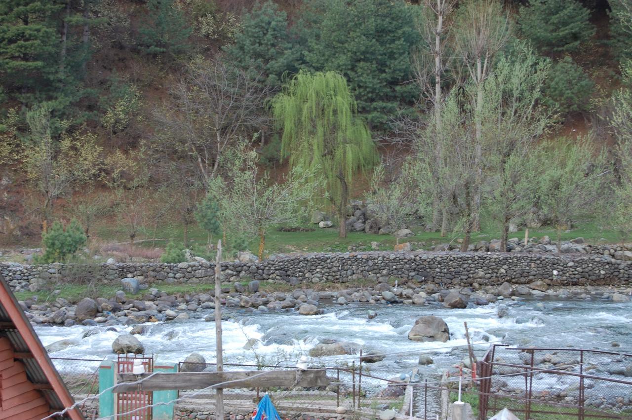 New Relax Inn, Pahalgam, 2 Km From Lidder Valley ภายนอก รูปภาพ