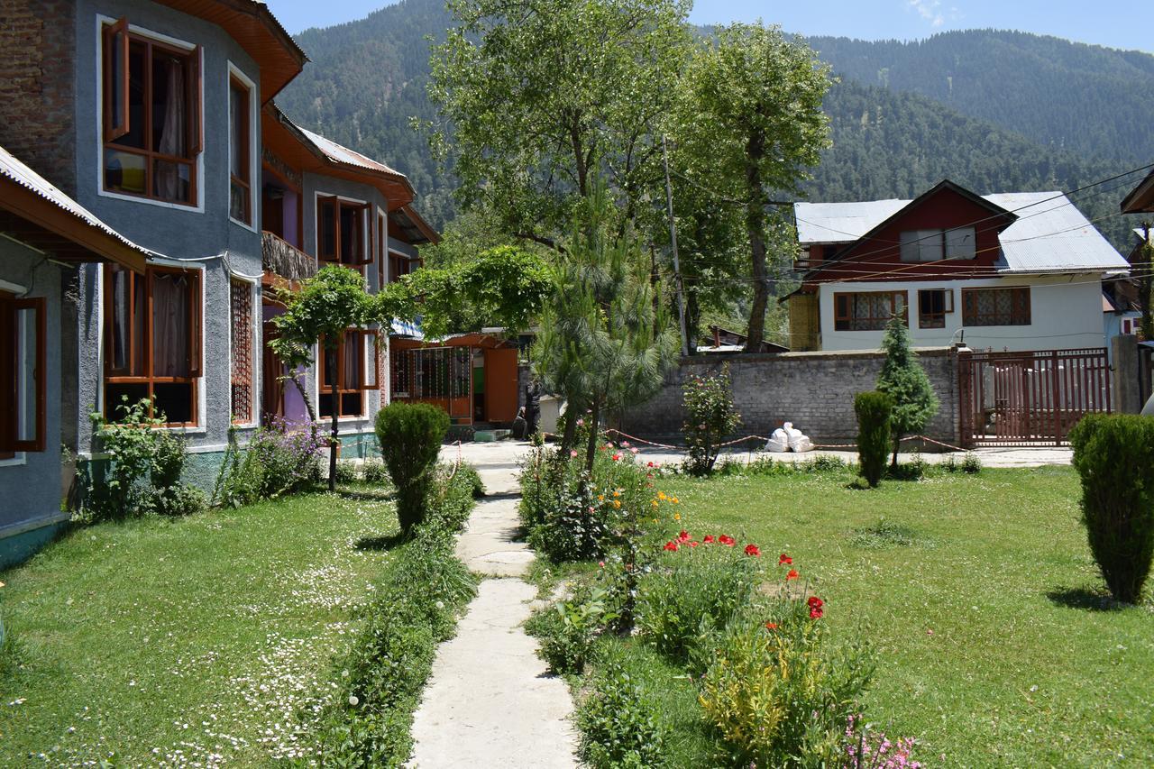 New Relax Inn, Pahalgam, 2 Km From Lidder Valley ภายนอก รูปภาพ