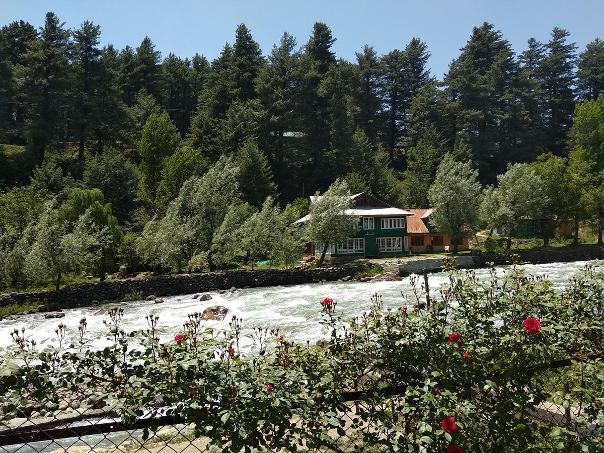 New Relax Inn, Pahalgam, 2 Km From Lidder Valley ภายนอก รูปภาพ