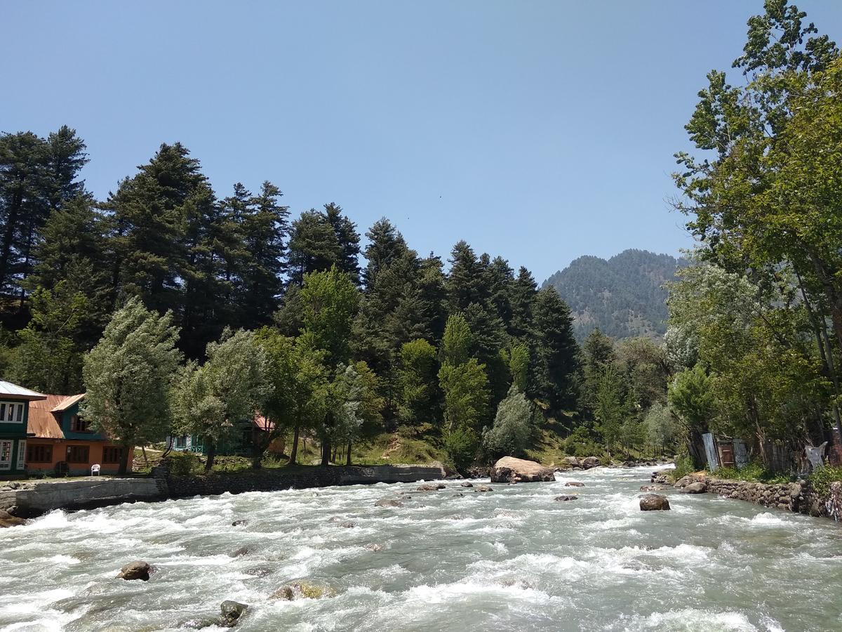 New Relax Inn, Pahalgam, 2 Km From Lidder Valley ภายนอก รูปภาพ